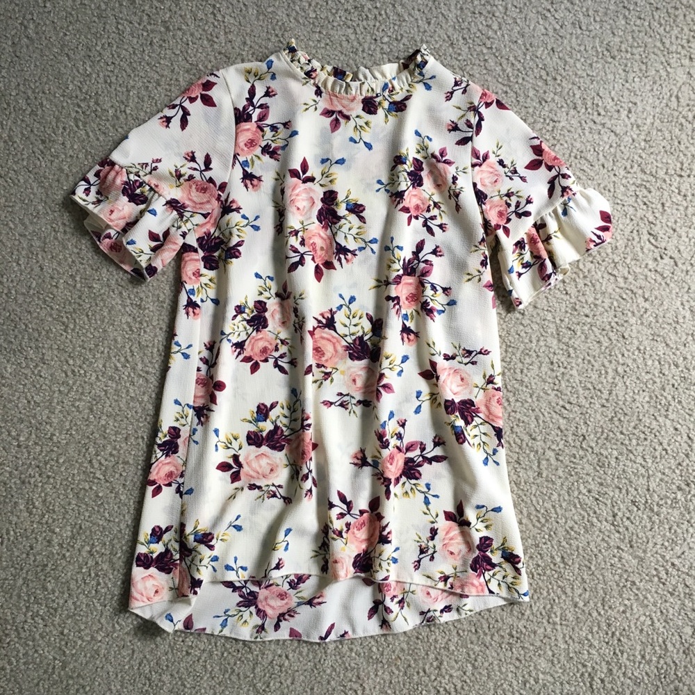 Cream Floral Short-Sleeve Blouse